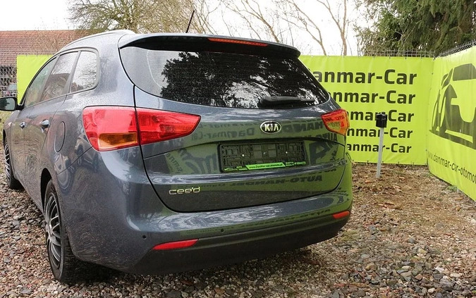 Kia Ceed cena 35900 przebieg: 104000, rok produkcji 2013 z Brzeziny małe 277
